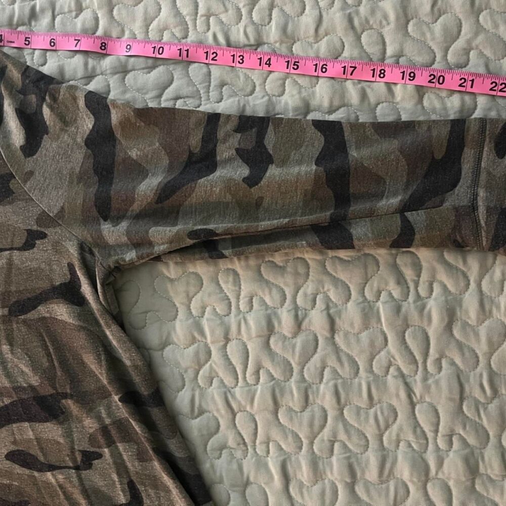 Women's 1x camouflage Khaki and Green T-shirt - Picture 4 of 7